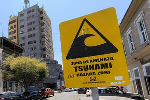 Chile amaneció este miércoles con varias zonas bajo alerta de tsunami