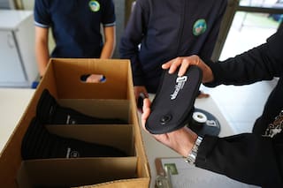 Chile aprueba un proyecto de ley que prohíbe el uso de teléfonos celulares en las escuelas