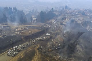 Chile: continúan los trabajos para contener voraces incendios; cifra de fallecidos asciende a 19