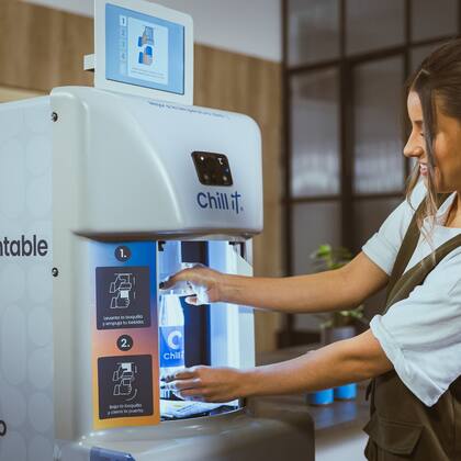 Chill It es una máquina que enfría bebidas en menos de un minuto. Puede llevar una lata de cerveza de 25°C a 3°C en solo minutos