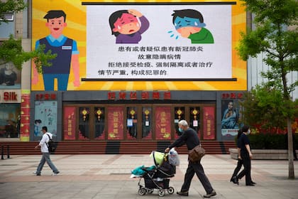 China informó 10 casos de transmisión local y 36 extranjeros