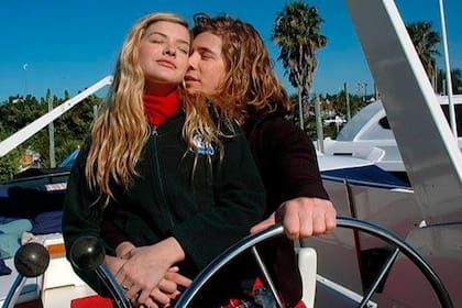 China Suárez y Nico Riera, en una escena de Casi ángeles, la tira en donde se enamoraron