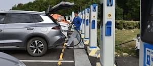 “Manejo un auto eléctrico porque soy pobre”: el fenómeno automotriz que pretende expandirse a todo el mundo