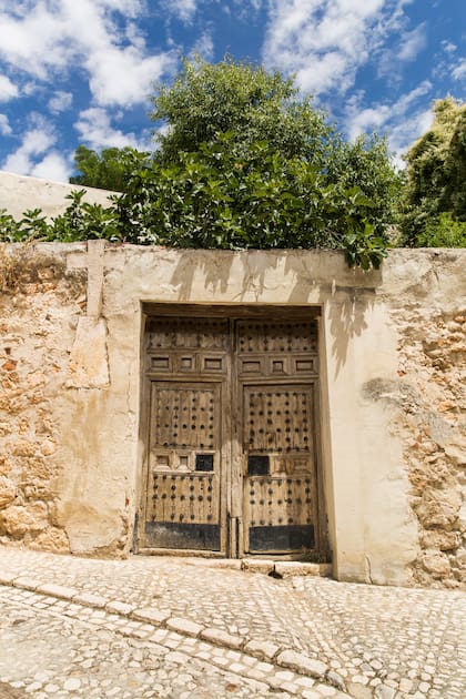 Chinchón, uno de los pueblos más pintorescos y castizos de los alrededores de Madrid, a unos 45 km de la capital.