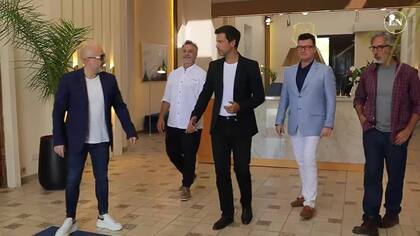 Chino Leunis junto al equipo de coachs