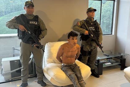 "Chino San Vicente" enfrenta cargos por ordenar dos homicidios en Bogotá y presunta participación en el asesinato de dos policías en 2022