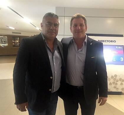 Chiqui Tapia, en Asunción, con Alejandro Domínguez