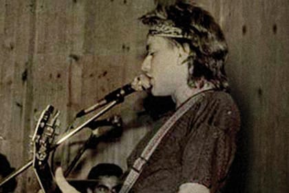 Chizzo en uno de los primeros shows de La Renga, que tras su debut en una esquina de Mataderos pasó a tocar en El Galpón del Sur en la zona de Balvanera