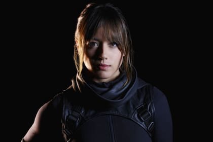 Chloe Bennet como Daisy Johnson/Skye, una de las Inhumanos que revitalizaron la narración de Marvel&apos;s Agents of Shield
