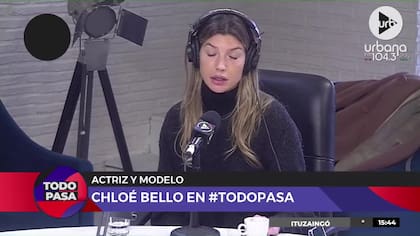Chloé durante la entrevista en el programa de radio de Matías Martin