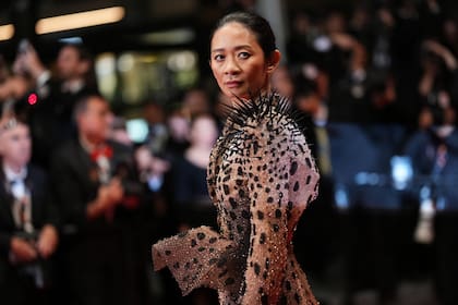 Chloé Zhao, la directora de Hamnet e integrante del jurado de la competencia oficial de Cannes,anoche en la alfombra roja de la premiere mundial de Paper Tiger