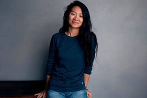 Chloé Zhao, la directora de Nomadland y Eternals: “No pretendo concretar una carrera lógica y autoral”