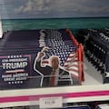 El nombre de Trump en chocolates, aeropuertos y dólares