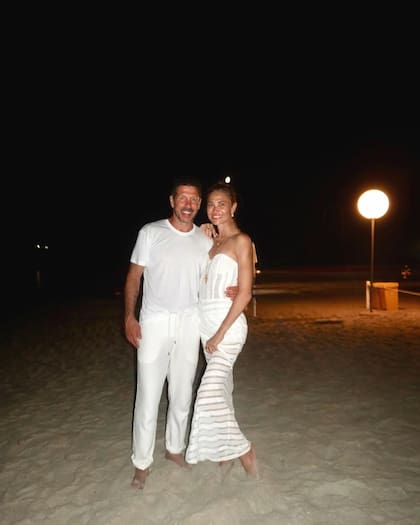 Cholo Simeone junto a Carla Pereyra en el festejo del cumpleaños 30 de su hijo mayor, Giovanni