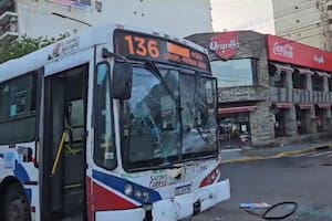 Dos colectivos chocaron en Flores y cinco personas resultaron heridas