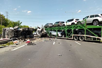 Choque de dos camiones en Panamericana, en el kilómetro 45,5