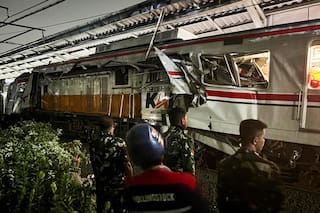 Choque de trenes cerca de la capital de Indonesia deja al menos 4 muertos