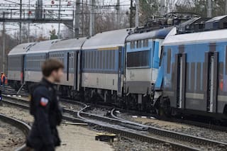 Choque de trenes en República Checa deja decenas de heridos