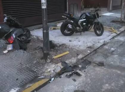 Choque en Villa Crespo. Así quedaron las motos.