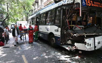 Choque entre dos colectivos en Balvanera