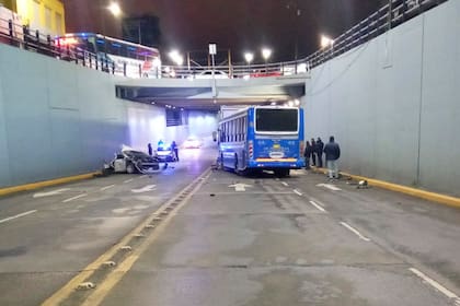 choque entre tres vehículos en un viaducto a la altura de San Isidro