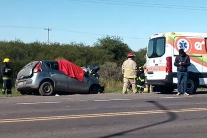Choque fatal entre un auto y un camión en la ruta 127, acceso a Conscripto Bernardi, Entre Ríos