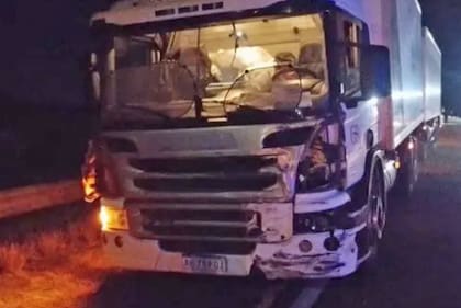 Choque frontal en Cuesta de Las Vacas