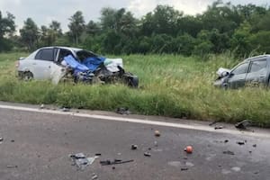 Choque frontal entre un auto y una camioneta: murieron tres miembros de una familia