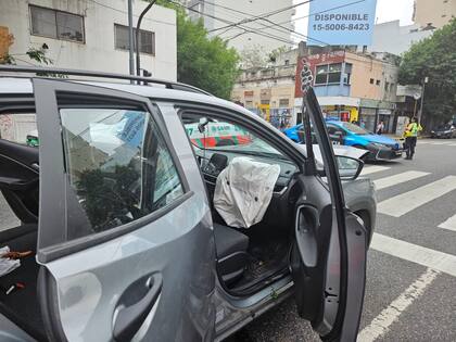 Choque múltiple entre cinco autos en avenida Jujuy y Humberto Primo en el barrio de San Cristóbal