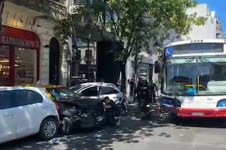 Choque múltiple entre un colectivo y cuatro autos: al menos 7 heridos