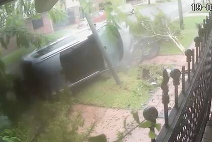 Choque, vuelco y huida en Mar del Plata