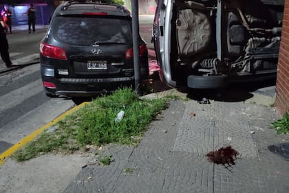 Choque y vuelco en Flores