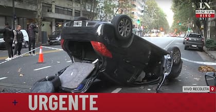 Choque y vuelco en Recoleta