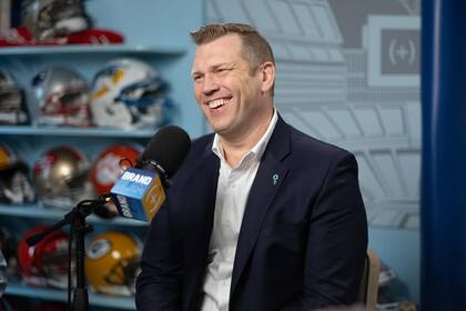 Chris ahora colecciona cerebros para investigar cómo los golpes en la cabeza pueden afectar la conciencia de los deportistas