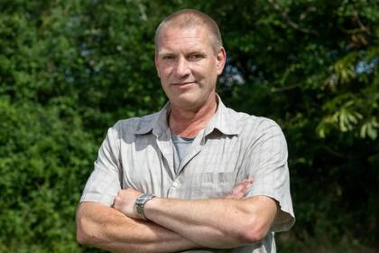 Chris Cowsley, de 52 años, fumigó toda su casa y puso un tapón antiarañas en la pared, pero así y todo, todavía duerme intranquilo luego de haberse tragado una araña