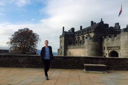 En Stirling. Su tierra es famosa por los mitos de sus fantasmas, como la Dama Rosa del Castillo y el motel Settle Inn, uno de los lugares fantasmales más famosos de Escocia. Otro mito es el del fantasma español del gran castillo y que solo es amigable con visitantes de su misma nacionalidad.