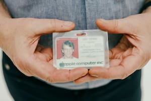 Es el empleado número 8 de Apple y medio siglo después sigue trabajando ahí