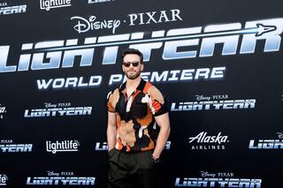 Chris Evans encabezó la premiere repleta de famosos de Lightyear, en Los Ángeles