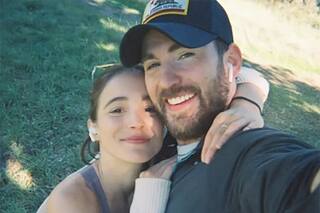 Afirman que Chris Evans y Alba Baptista se casaron en secreto en su casa de Boston
