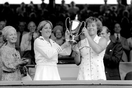 Chris Evert y Martina Navratilova, campeonas de dobles en el All England en 1976: tenían 21 y 19 años, respectivamente