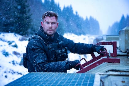 Chris Hemsworth en una de las escenas de Misión de rescate 2