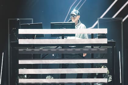 Chris Lowe, el tecladista y arquitecto del sonido de Pet Shop Boys