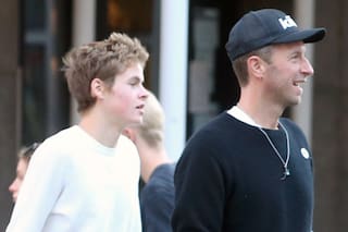 Chris Martin contó la extraña "broma" que le hace a su hijo y generó polémica en las redes