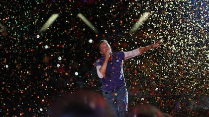 Chris Martin, el carismático líder del grupo, hizo referencia en el Estadio Único de La Plata a los argentinos muertos en Nueva York