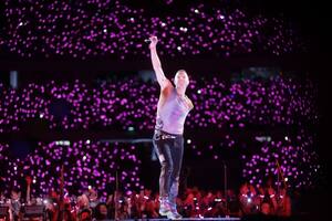 Chris Martin en la primera noche, de diez, de Coldplay en River Plate
