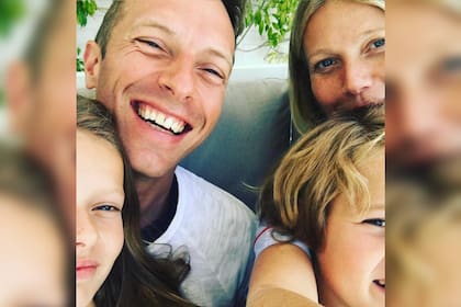 Chris Martin y Gwyneth Paltrow tienen dos hijos, Apple (18) y Moses (17)