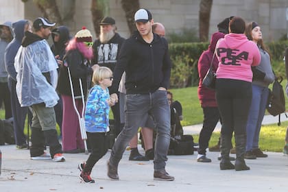 Chris Pratt durante una jornada del Día de acción de gracias como voluntario de un hogar para personas sin techo en la Iglesia de Santa Mónica