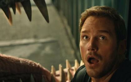 Chris Pratt en Jurassic World: Dominio, que mantuvo en los últimos días la gran convocatoria de público que tiene en la Argentina desde que se estrenó