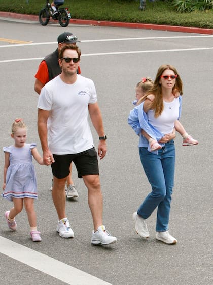 Chris Pratt y Katherine Schwarzenegger están casados desde junio de 2019. Tienen tres hijos juntos: Lyla Maria (nacida en 2020), Eloise Christina (nacida en 2022) y Ford Fitzgerald (nacido en 2024). Chris Pratt también tiene un hijo mayor, Jack, de su relación anterior con Anna Faris