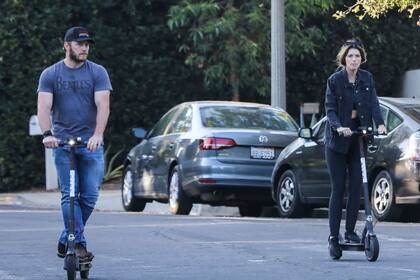 Chris y Katherine, de paseo